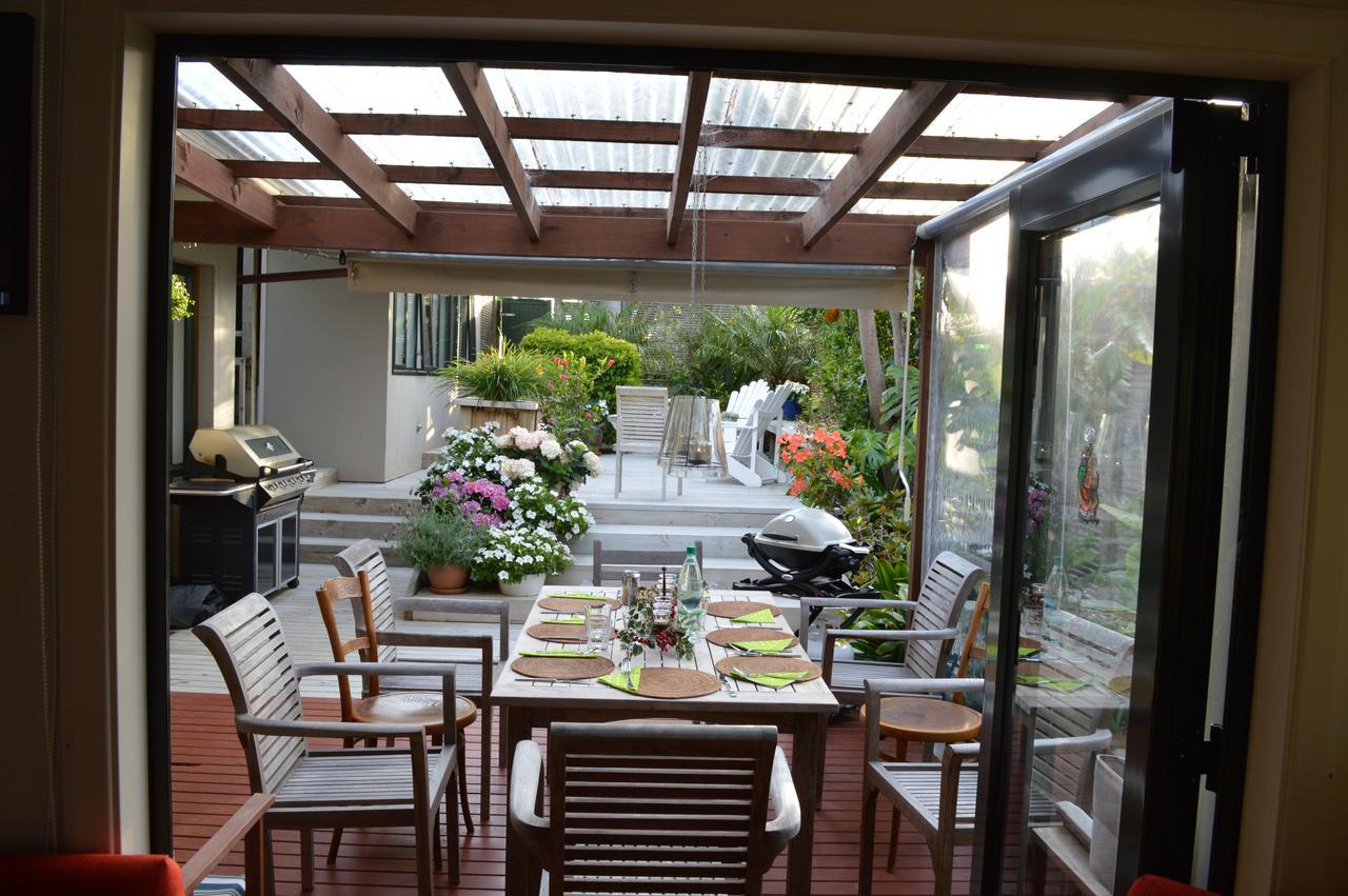 Terry And Cindy'S Bed And Breakfast Auckland Exterior photo